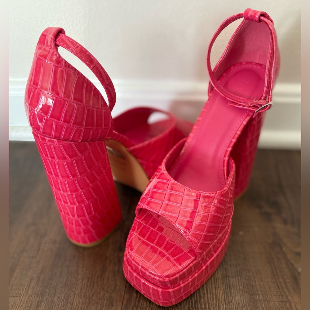 Forever 21 Vibrant Pink Platform Heels